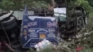 uttarakhand bus falls into gorge on yamunotri highway 1654447635
