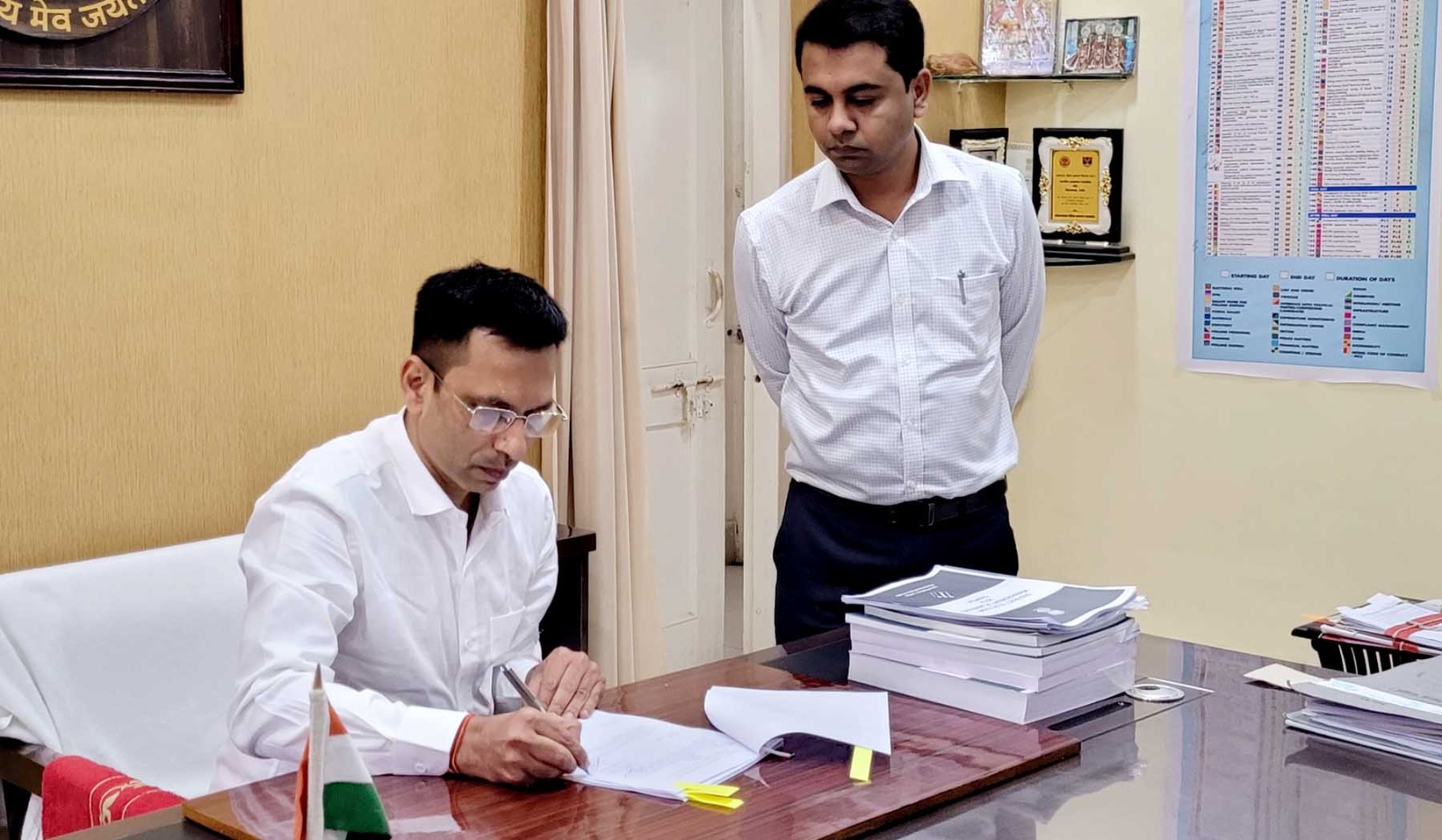 ias-kochhar-took-charge-of-collector