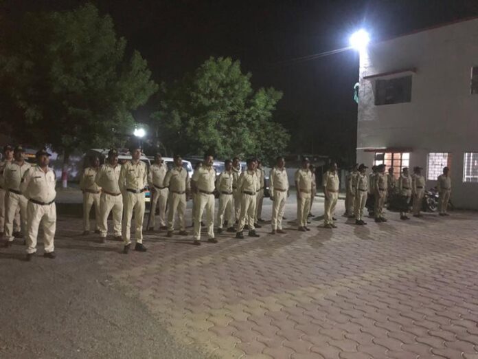 सिंघम बनी पुलिस ने कंजरो के 16 डेरो पर एक साथ दी दबिश, करीब 5 करोड़ का माल जब्त