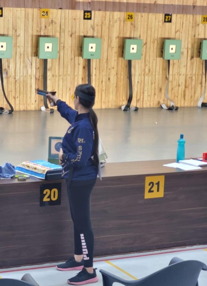 शहर की प्रथम महिला शूटर श्रव्या सोनी