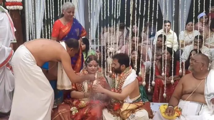 VVIP और VIP के बिना सादगी से हुई वित्त मंत्री निर्मला सीतारमण की बेटी की शादी