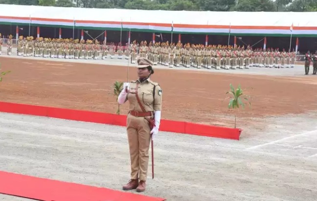 IPS Sonakshi will be Parade Commander : DGP की बेटी IPS सोनाक्षी सक्सेना होंगी परेड की कमांडर!