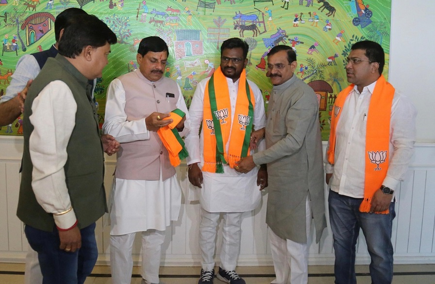 Chhindwada Mayor Joins BJP