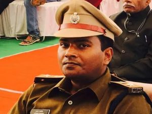 Kissa-A-IPS: Dr Kumar Ashish: संघर्ष की आंच में तपकर निकला एक IPS अधिकारी!