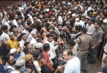 Stone Pelting: ज्ञापन देने पहुंची भीड़ ने थाने पर किया पथराव,TI सहित 3 पुलिसकर्मी घायल,मैदान में उतरे कलेक्टर-SP Stone Pelting