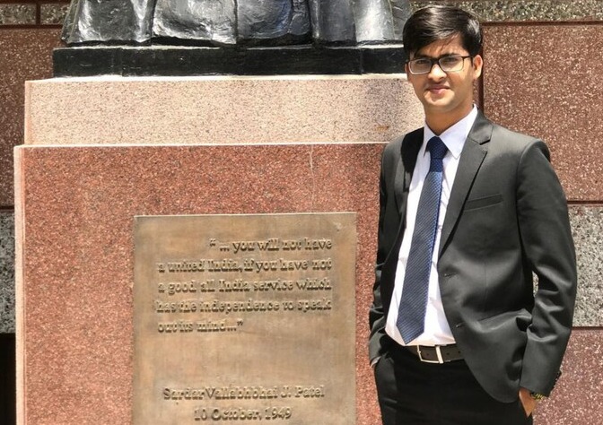 Kissa-A-IAS:Youngest IAS Officer: ऑटो रिक्शा चालक के बेटे ने 21 साल की उम्र में क्रेक की UPSC  