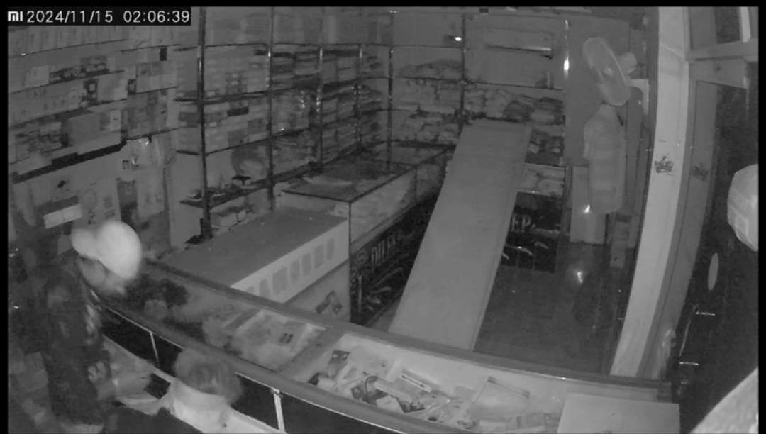 Theft in Mobile Shop