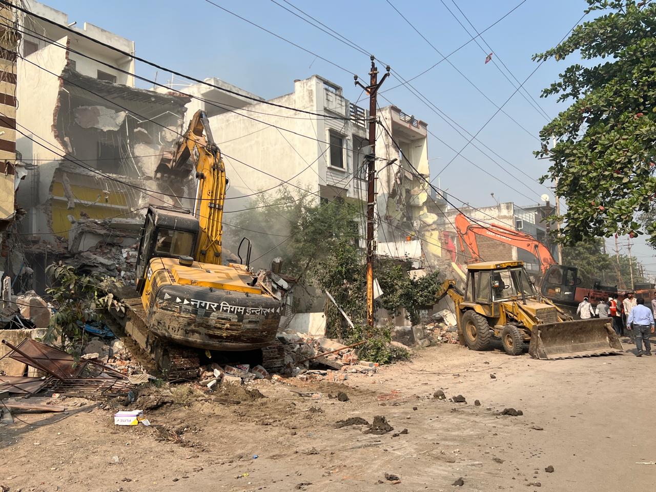 Demolish Obstructive Houses