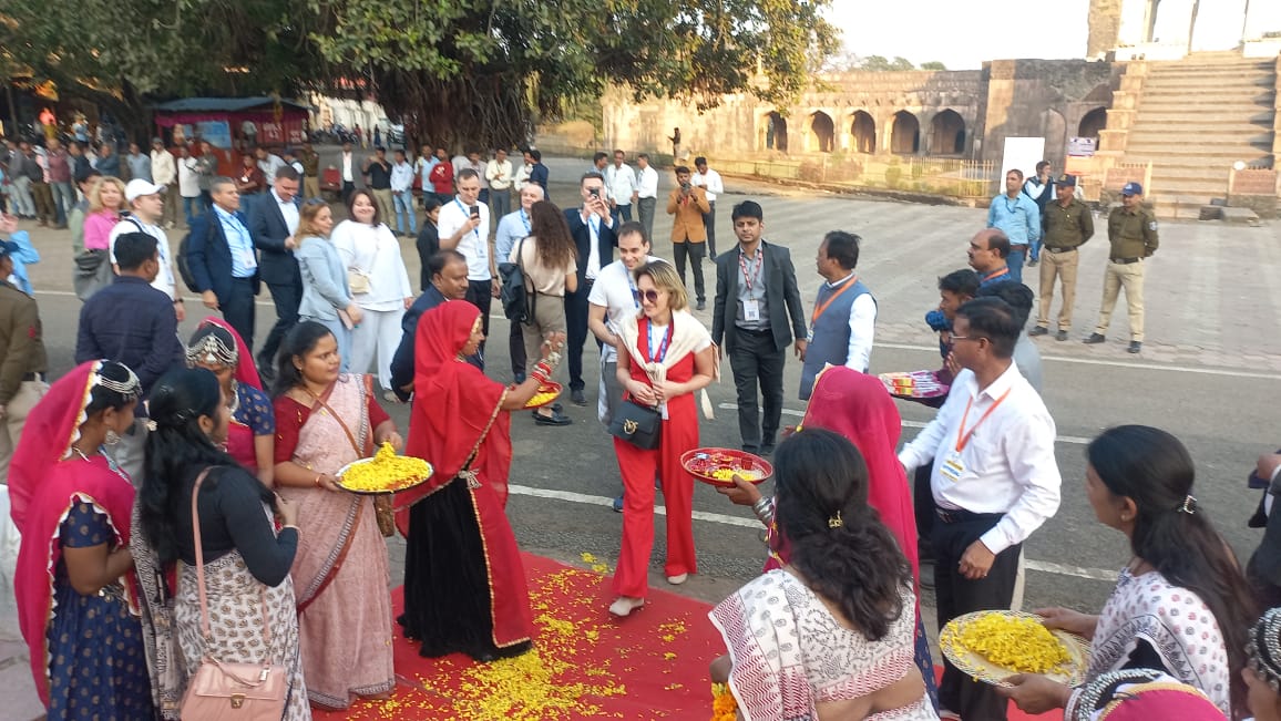 Eurasian Group's Visit to Mandu