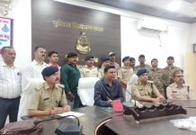 सिवनी जिले में हेड कॉन्स्टेबल एवं अपने चाचा की हत्या एवं पत्नी की हत्या के प्रयास सहित एक दर्जन मामलों में फरार चल रहे दुर्दांत अपराधी को पुलिस ने किया गिरफ्तार