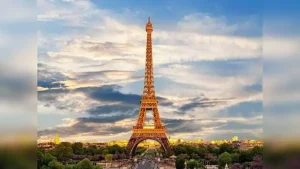 interesting facts about the eiffel tower in hindi 83335594