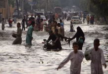 Flood in Pakistan: पाकिस्तान में बाढ़ से भारी तबाही, एक हजार लोगों के मारे जाने की आशंका ,देखिये video !