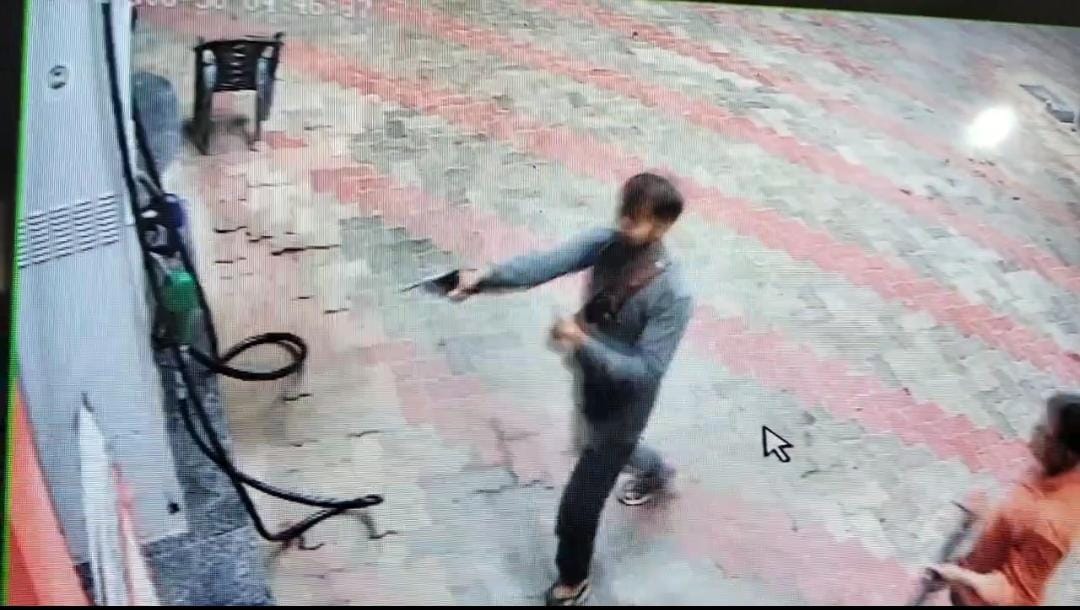 Firing at Petrol Pump