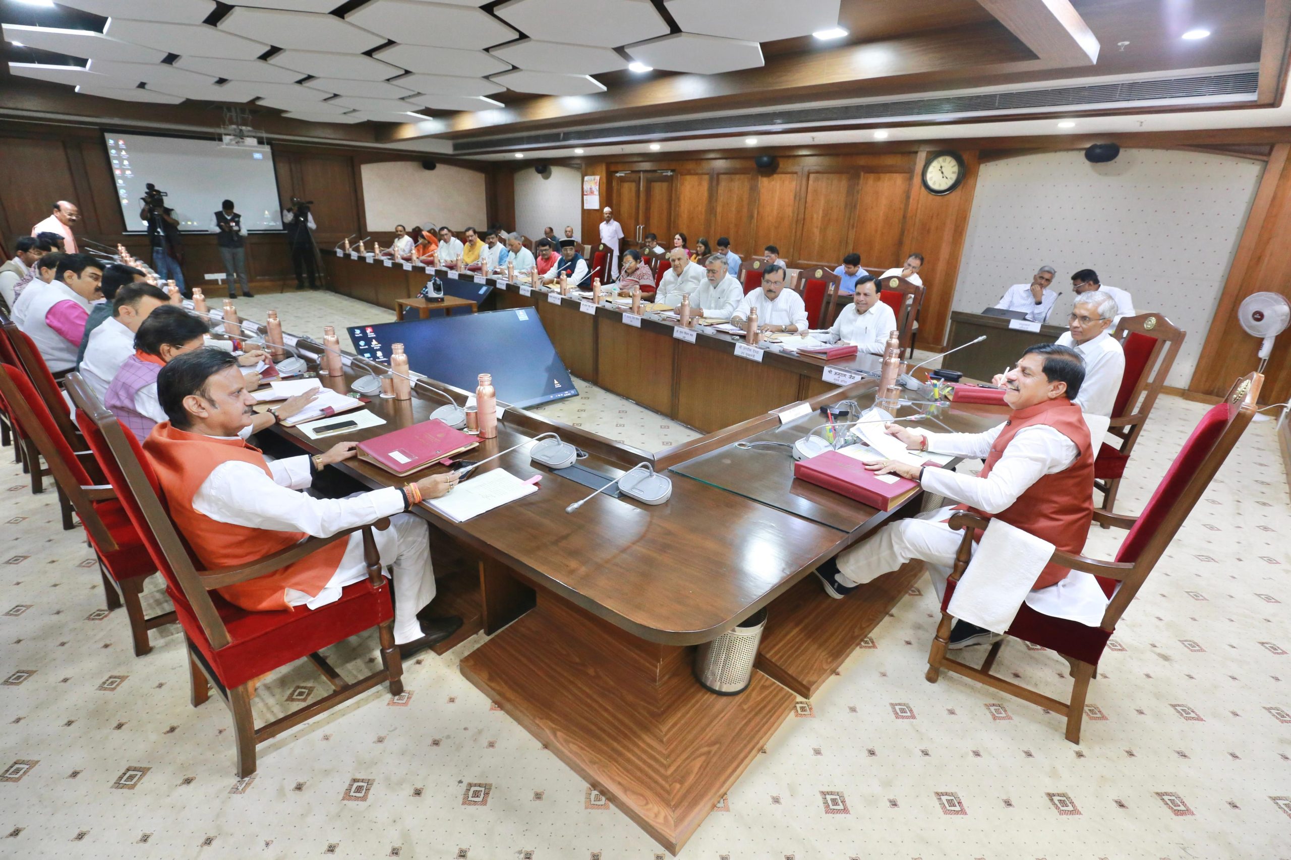 CM Dr.Yadav addresses Ministers Before Cabinet