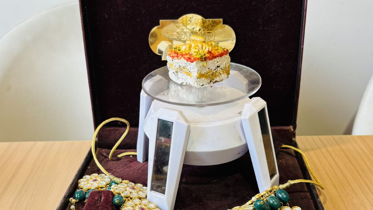 jaipur-most-expensive-gold-sweet-swarn-prasadam-diwali-1
