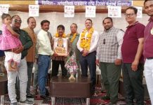 आंचलिक पत्रकार संघ के प्रदेश अध्यक्ष टाक को पत्रकारों की समस्या और विधायक को जिले की प्रमुख समस्याओं से अवगत कराया!