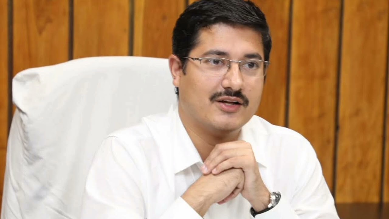 Kissa-A-IAS: IAS Rishav Gupta: सॉफ्टवेयर इंजीनियर से कलेक्टर तक का प्रेरक सफर 