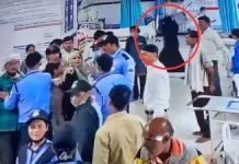 Vidisha में महिला मरीज के चेहरे से हिजाब हटाने पर मेडिकल कॉलेज में हंगामा, स्टाफ और डॉक्टरों के साथ मारपीट,देखिये वीडियो