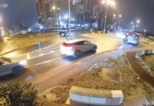 Horrifying Scene: कारों और बस के ऊपर से रॉकेट जैसे निकली मर्सडीज,देख कर रोंगटे खड़े हो जायेंगे !