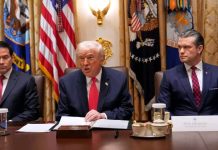 US Venezuela War: ट्रम्प के निशाने पर वेनेजुएला, ड्रग्स, तेल और सत्ता की जंग क्यों भड़क रही है..?