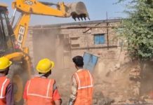 Mega Industries Park क्षेत्र की जमीन से अतिक्रमण हटाने की प्रशासन की कार्रवाई, चला प्रशासन का बुलडोजर!