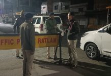 SP Inspects Station Road police station : पुलिस अधीक्षक रात्रि में पंहुचे थाना स्टेशन रोड, किया आकस्मिक निरीक्षण!