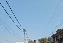 घोड़े पर बैठकर वकील पहुंचे वोट डालने, बैंड बाजों घोड़े के साथ बारात जैसा नजारा