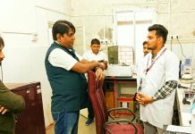 CMHO Dr. Rajesh Atulkar पदभार ग्रहण करते ही एक्शन मोड में: जोबट सहित तीन स्वास्थ्य केदो का औचक निरीक्षण