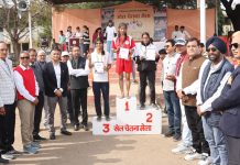 DRM अश्विन कुमार एवं Mayor पटेल से पुरस्कार पाकर खिल उठे खिलाड़ियों के चेहरे!