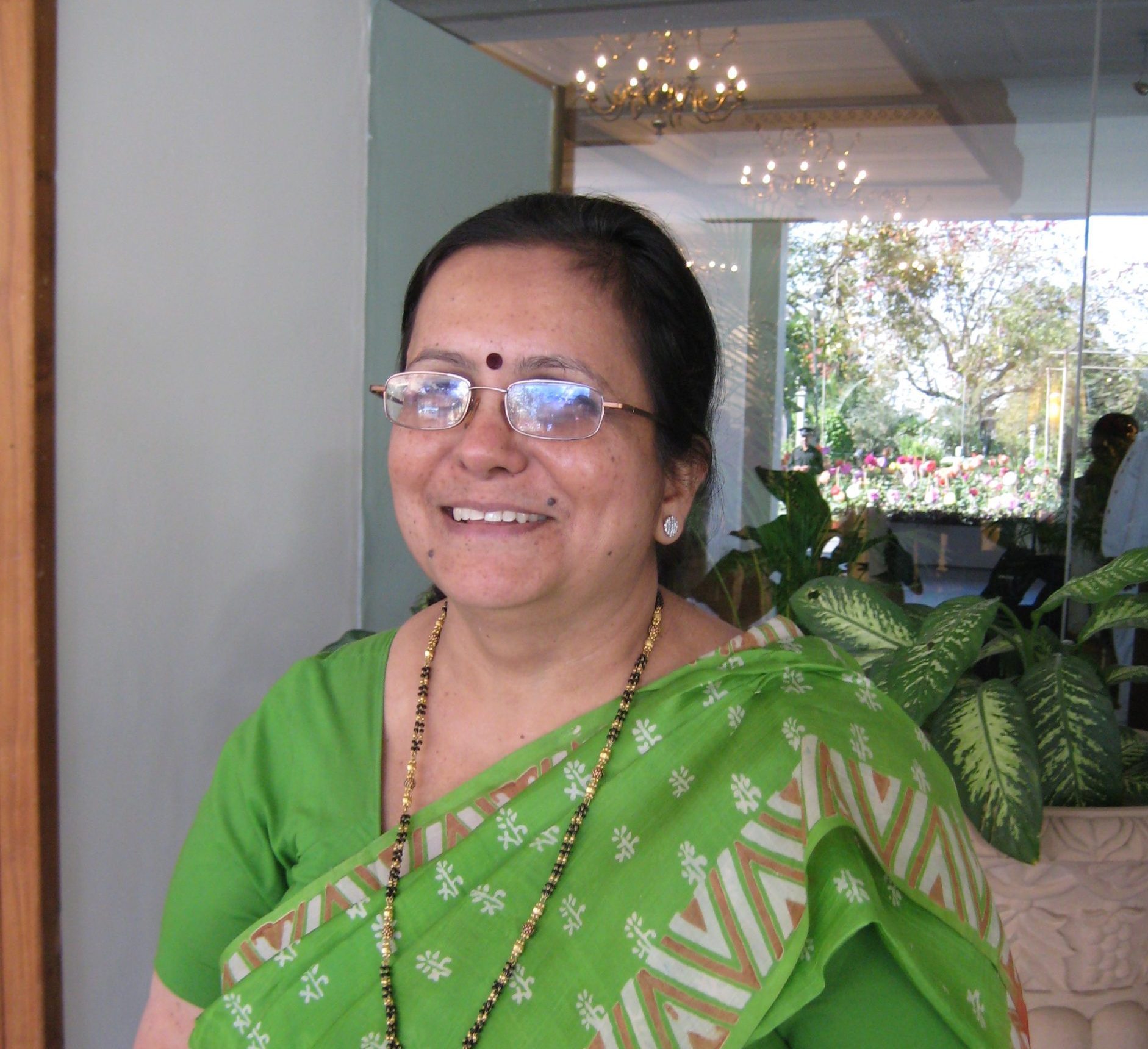 IMG 0149 scaled e1765888373420 पुस्तक को लिखने की प्रेरणा ख्याति प्राप्त साहित्यकारडॉ. स्वाति तिवारी