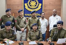 थाना शहर कोतवाली द्वारा 3 सायबर ठगों को झारखंड राज्य से किया गिरफ्तार – नकदी मोबाइल और सिम जप्त