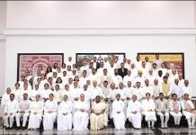 Met the President : महामहिम राष्ट्रपति से राजयोगिनी पुष्पा दीदीजी, लता दीदीजी के नेतृत्व में 106 सदस्यों ने सौजन्य भेंट की!