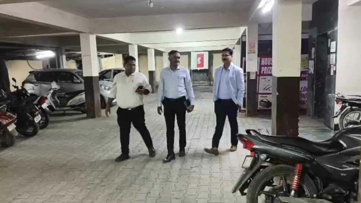 WhatsApp Image 2025-12-15 at 09.25.51 (2)