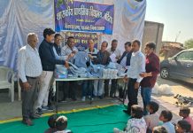 Education, Health Are Children’s Rights : जैन सोश्यल ग्रुप रतलाम क्लासिक के बेनर तले स्कूल के बच्चों को उनी कपड़े वितरित!