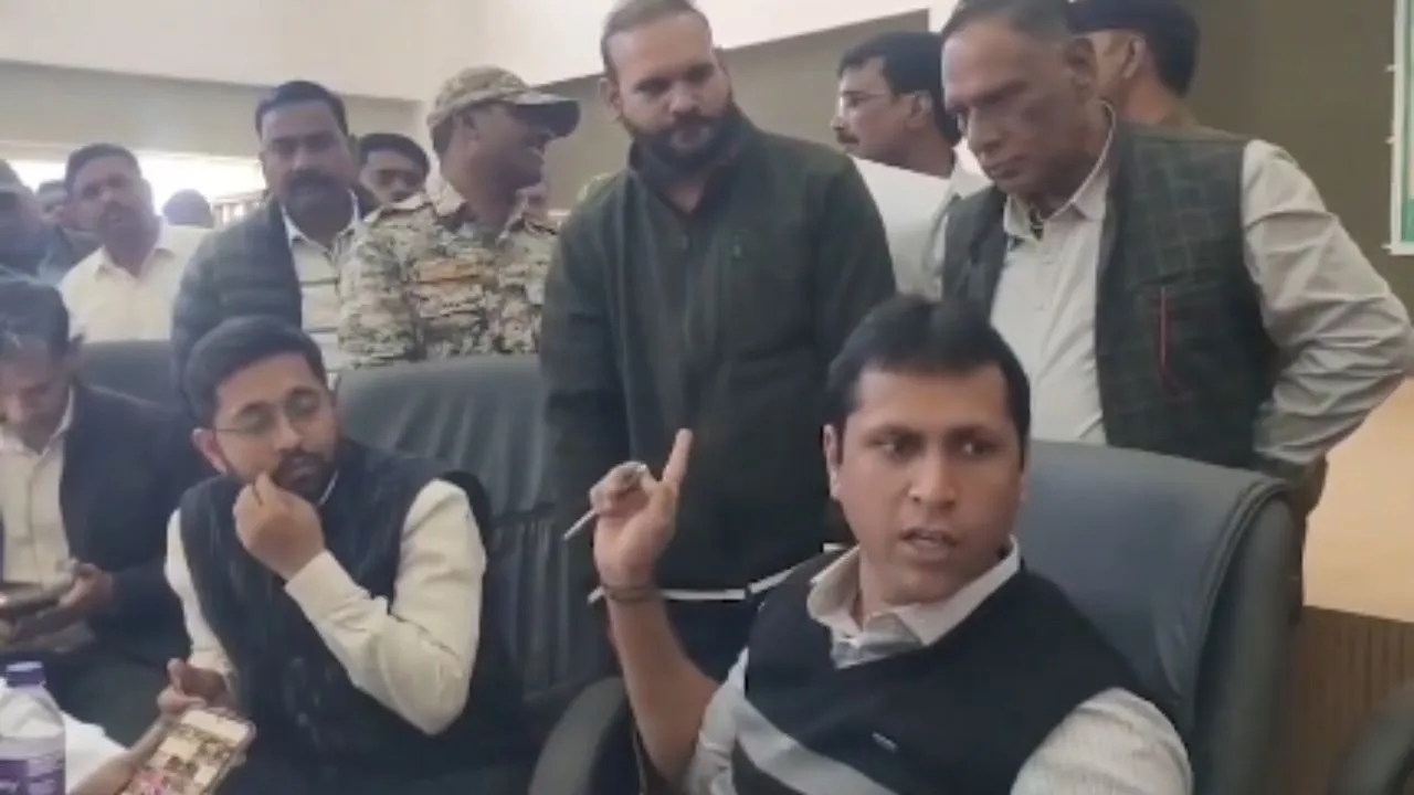 datia-collector-swapnil-wankhede-2025-12-17-22-56-11