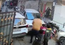 Negligence: 5 साल के बच्चे ने दौड़ा दी कार, बड़ा हादसा होते होते टला,छोटे छोटे बच्चों ने सामने से रोकी कार !