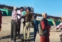 नरसिंहपुर में IAS अधिकारी ने युवक को जड़े थप्पड़,बीच-बचाव करने पर पुजारी को भी दी धमकी!