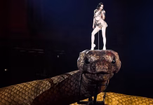 Taiwanese Pop Star Jolin Tsai: 200 करोड़ का शो,30 मीटर लंबे ‘सांप’ पर चढ़कर नाची विदेशी सिंगर