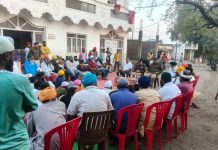 अवैध हथियारों के लिए कुख्यात उमरठी में SP की चौपाल, सिकलीगर समाज से सीधा संवाद