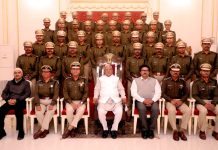 लोकभवन में सशस्त्र सीमा बल प्रशिक्षु सहायक कमांडेंट्स का सम्मान