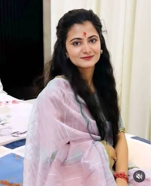 Kissa-A-IAS: Divya Tanwar: 21 की उम्र में IPS, 22 में IAS अधिकारी 