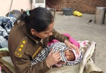 कर्तृत्व के साथ करुणा: जब वर्दी में दिखा मातृत्व