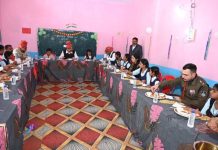 Cabinet Minister Kashyap Shares Meal With Children : रतलाम में गणतंत्र दिवस पर कैबिनेट मंत्री काश्यप ने बच्चों के साथ किया भोजन!