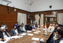 Indore News: एलिवेटेड कॉरिडोर को लेकर जनप्रतिनिधियों, अधिकारियों और विशेषज्ञों की महत्वपूर्ण बैठक