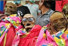 यहां मरने के बाद भी घर में रहता है इंसान: रोज होता है श्रृंगार, परिवार के साथ रहती है लाश