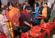 राष्ट्रीय बालिका दिवस: झाबुआ में मंत्री और कलेक्टर ने बेटियों के सशक्तिकरण एवं उत्कृष्ट कार्यों का किया सम्मान