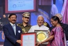 विशेष गहन पुनरीक्षण में श्रेष्ठ कार्य पर मल्हारगढ़ एसडीएम श्रीमती तिवारी को राज्यपाल ने किया सम्मानित