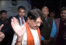 कैलाश जी, शहर ने कुंठा तो खूब देख ली अब इस्तीफा देने का साहस दिखाइये !