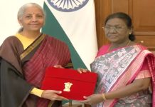 Union Budget 2026: राष्ट्रपति ने दही-चीनी से वित्त मंत्री का मुंह मीठा कराया