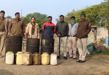 Joint Operation by Excise and IA Police Station कंजर डेरों में दबिश, हाथ भट्टी से बन रहीं कच्ची शराब जब्त!